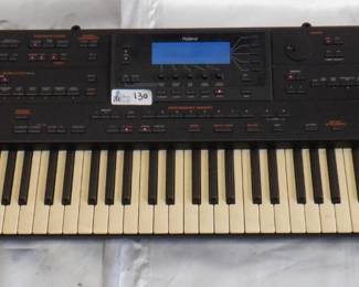 ROLAND G800 SYNTHESIZER