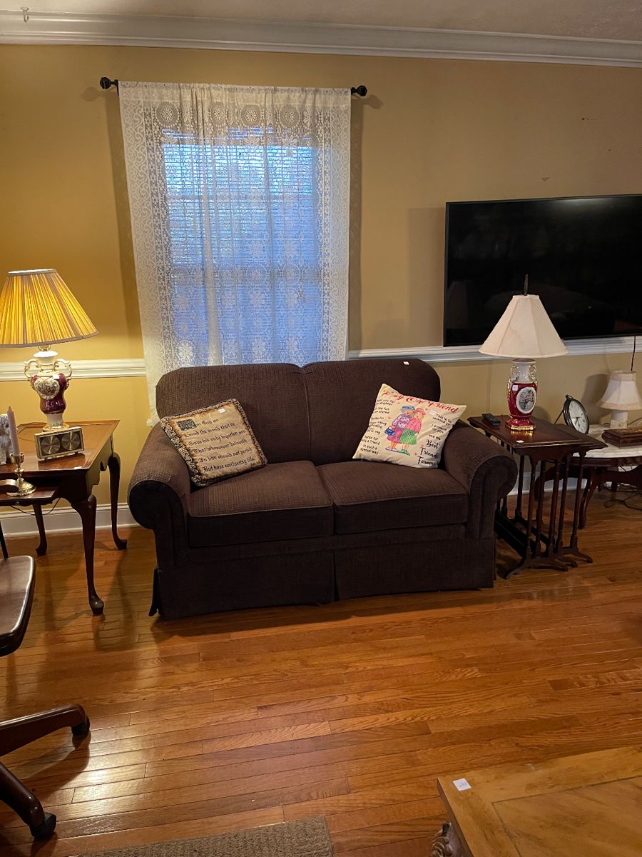 Quality Estate Sale by The Junque Ladies starts on 2/9/2024