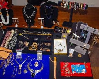 Assortment of fine jewelry