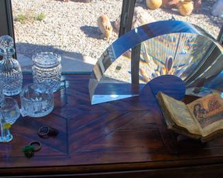 Elegant glass displays