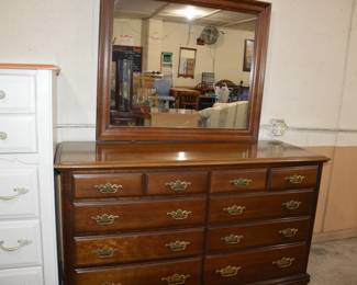 DRESSER W/MIRROR