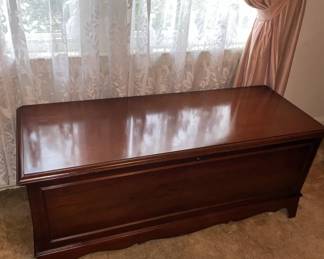 Lane cedar chest