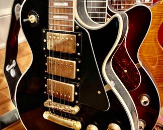 59. Epiphone Electric Grover Guitar #10041507355 w/ Case