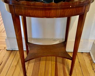 10. Antique Oval Scalloped Edge Table w/ Inlay Detail (24" x 17" x 27")