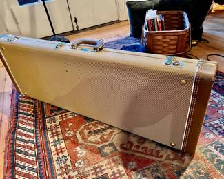 FENDER GUITAR CASE
