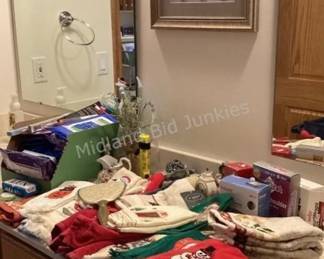 Holiday Hand Towels & More