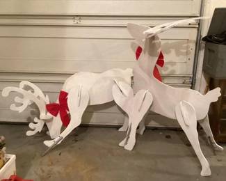 wood reindeer yard decor