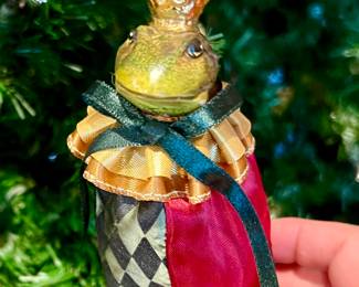 Katherine's frog ornament.