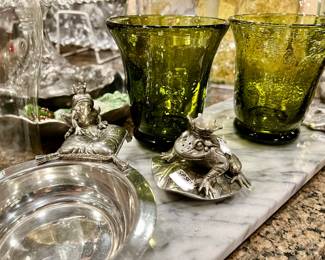 Vagabond House frog salt and pepper.