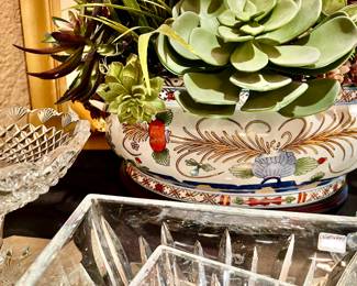 Details on the hand painted jardiniere.