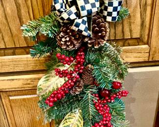 The ribbon makes this swag!  Lots more upscale Christmas garlands and swags.