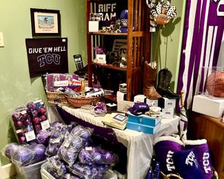 Yep, there's more!  Even a TCU Christmas tree!