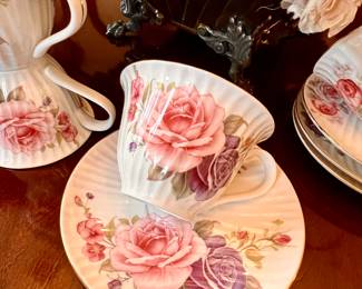 Set of 4 Grace's Teaware tea cups 