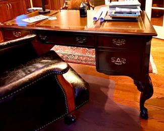 Queen Anne office desk w/leather top