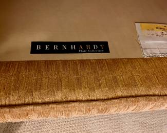Beautiful Bernhardt Chaise lounge 