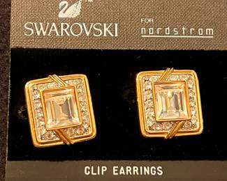 30% OFF -  Swarovski earrings 