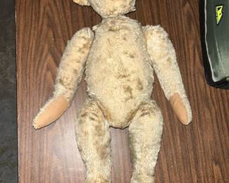 A closer look at the humpback Steiff Mohair Teddy Bear. All limbs are attached. Has straw innards!!!