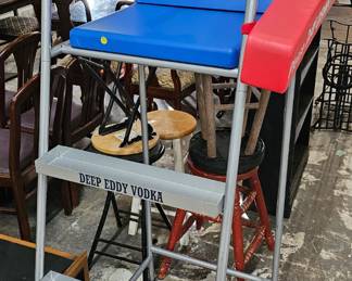 METAL LIFE GUARD STAND
