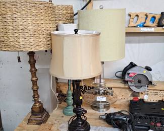 LOT OF LAMPS