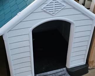 DOG HOUSE