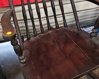 WOODEN CHAIR