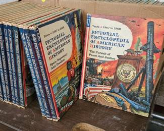 LOT OF PICTORIAL ENCYCLOPDIAS