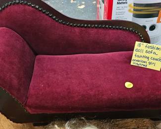DOLL SOFA