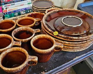 LOT OF HULL DISHES