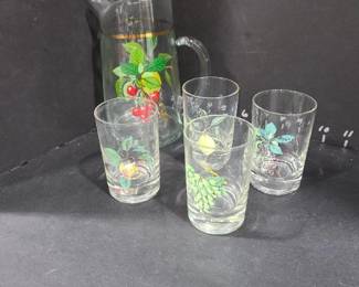 Juice pitcher and 4 glasses