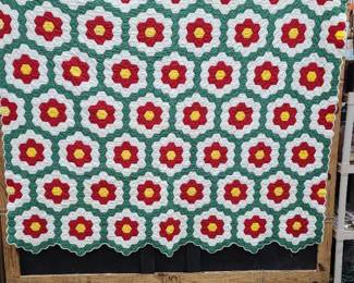 Quilt very nice bright 79 x 71