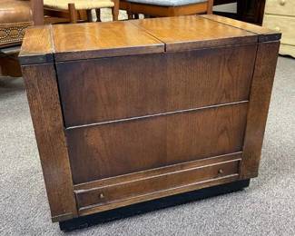 Brandt Furniture rolling bar 20 x 24 x 14 in