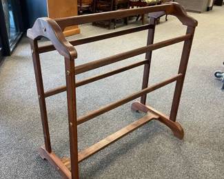 Wooden quilt rack 32 x 31 x 18 in
