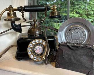Vintage Automatic Dial Telephone D08  Other Collectibles
