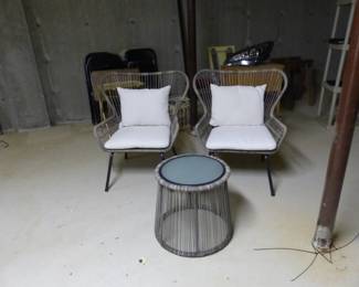 Pair of chairs & accent table