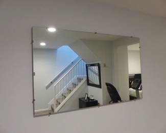 Wall mirror