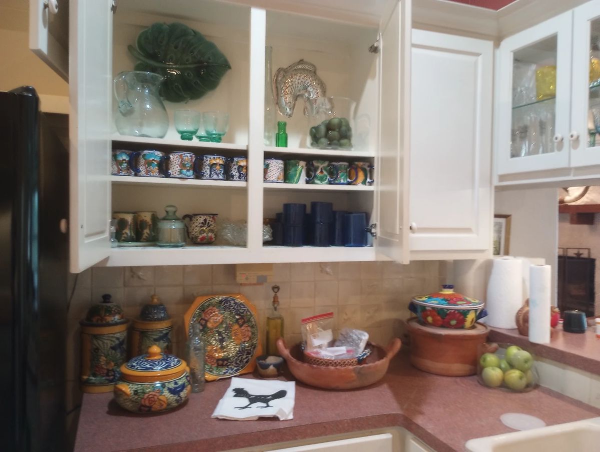 Talavera pottery, Mexican hand blown glass and lots of beautiful kitchen decor.