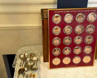 Franklin Mint History of the United States medals, storage case and history booklets.  1776 - 1976.  