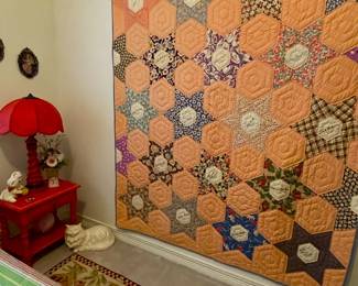 Beautiful vintage handmade quilt. 1917 to 1938.