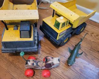 Vintage Toys Metal Tonka Trucks And Fisher Price Little Snoopy