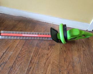 Portland 22 Inch Electric Hedge Trimmer