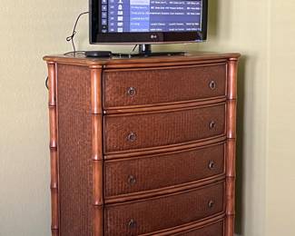 Pelican Reef 37 inch tv