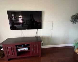Another tv and tv stand