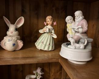 Got the keys to this beautiful Bay City home! This is my initial walk through. Starting to unpack, set up and display tomorrow! New photos added daily. 