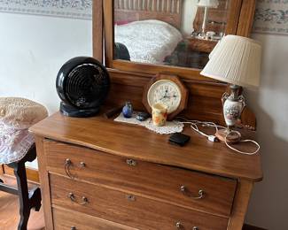 Got the keys to this beautiful Bay City home! This is my initial walk through. Starting to unpack, set up and display tomorrow! New photos added daily. 