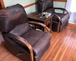 Got the keys to this beautiful Bay City home! This is my initial walk through. Starting to unpack, set up and display tomorrow! New photos added daily. 