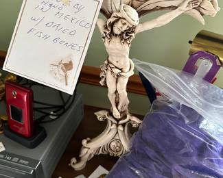 Got the keys to this beautiful Bay City home! This is my initial walk through. Starting to unpack, set up and display tomorrow! New photos added daily. 