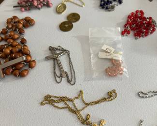 Beautiful estate costume jewelry! Mid century! Many Sterling pieces. Some gold. All in great condition! Necklaces, bracelets, rings and more! 