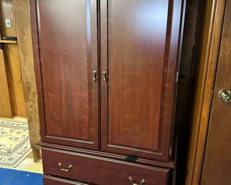 Got the keys to this beautiful Bay City home! This is my initial walk through. Starting to unpack, set up and display tomorrow! New photos added daily. 