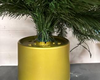 A terrific pre-lit 3 foot Christmas Tree! Works! Gold heavy base! 