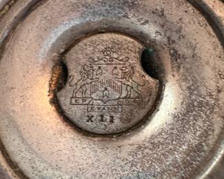 A beautiful Vintage Sugar and Creamer set! Silver plate.